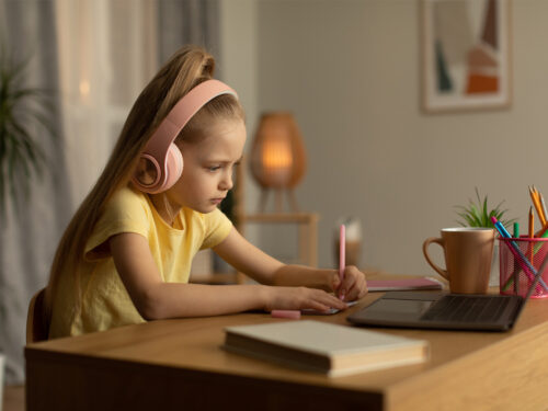 Дитячий навчальний куточок