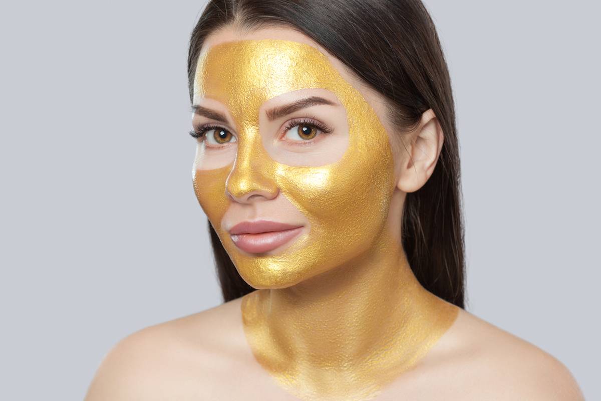 Золотая маска для лица