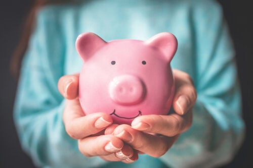 [:uk]В последнюю очередь: чем вам вредит экономия на себе? | EVA Blog[:]