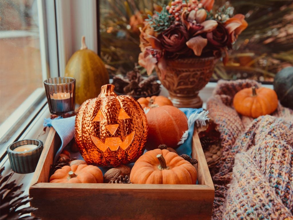 Украшения на Хэллоуин своими руками (декорации дома)