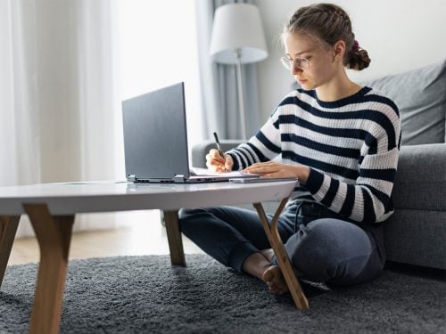 Плюси та мінуси онлайн навчання