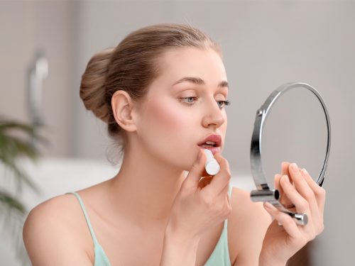 Що робити, якщо дуже обвітрилися руки чи губи