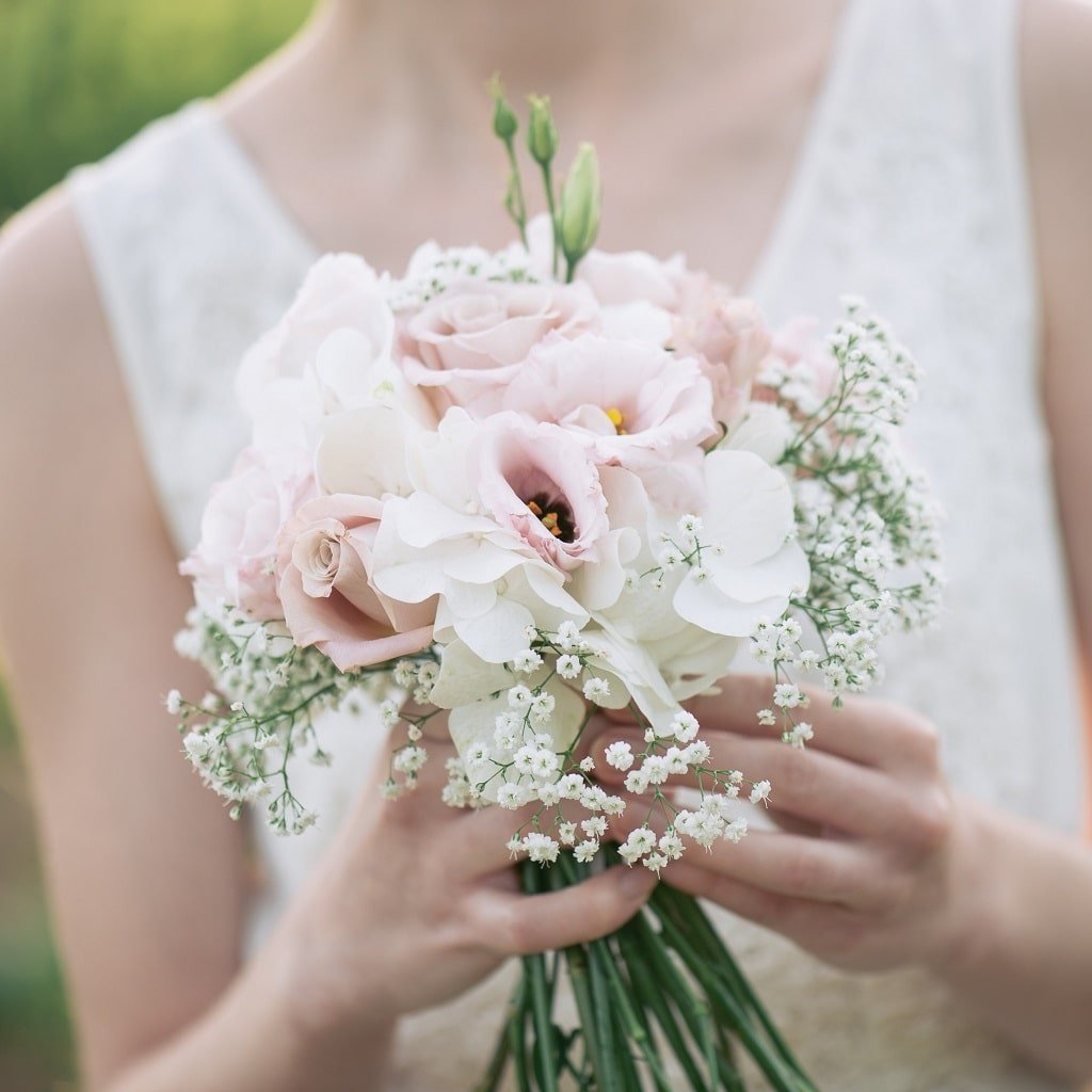 Свадебный букет с маками в нежно-розовом цвете