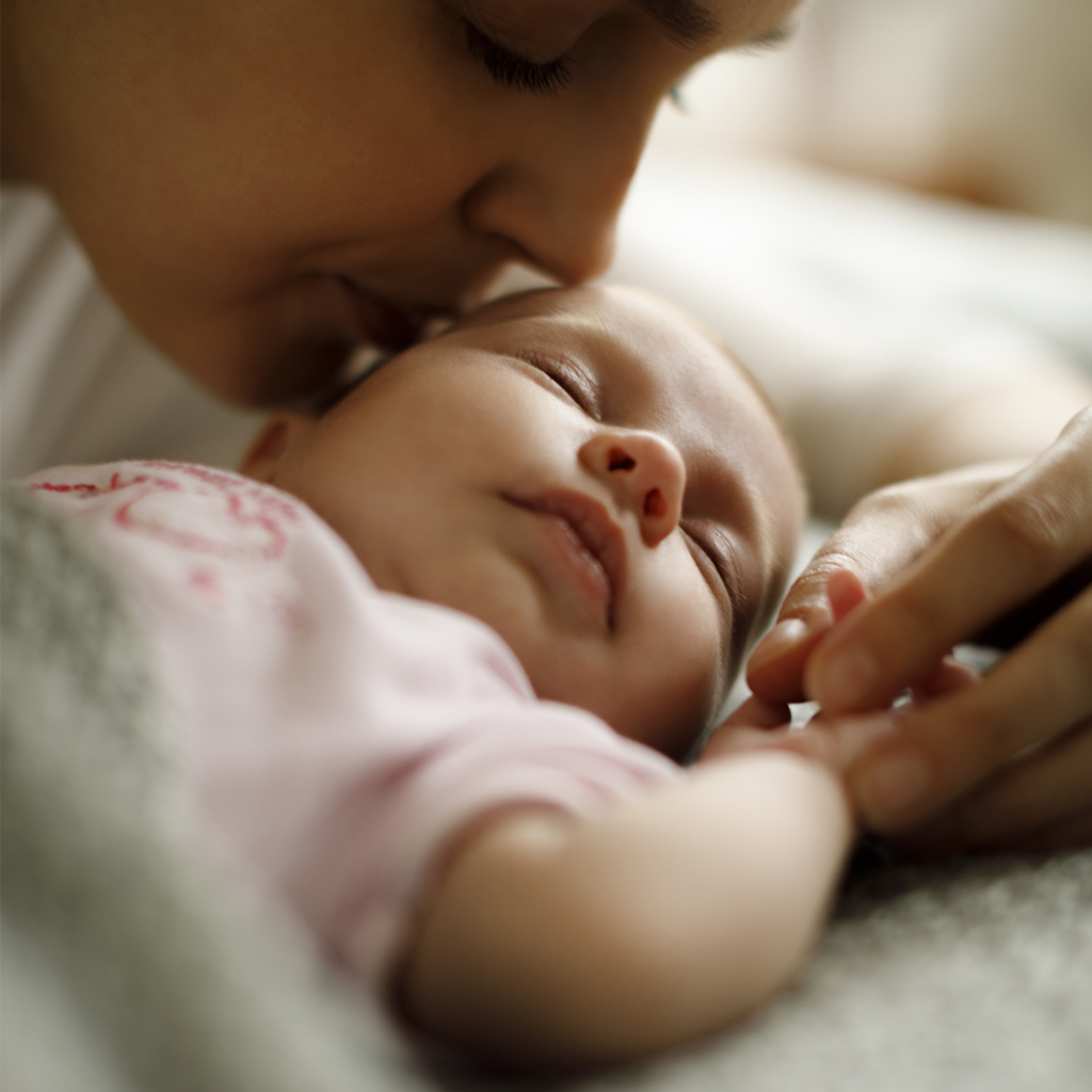 3 причины почему нельзя фотографировать спящих младенцев