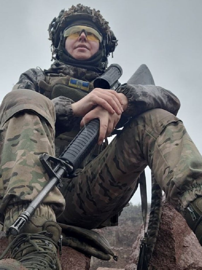 Українська жінка-військова