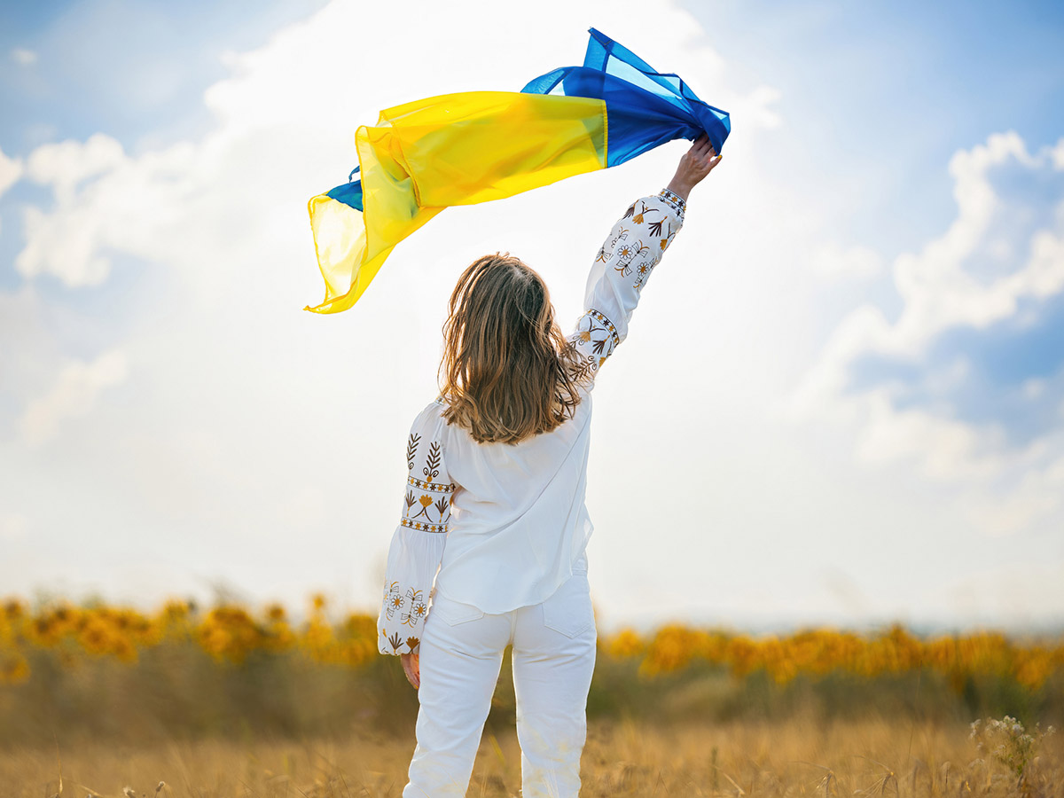 Листівки та привітання з Днем Державного прапора та Незалежності України