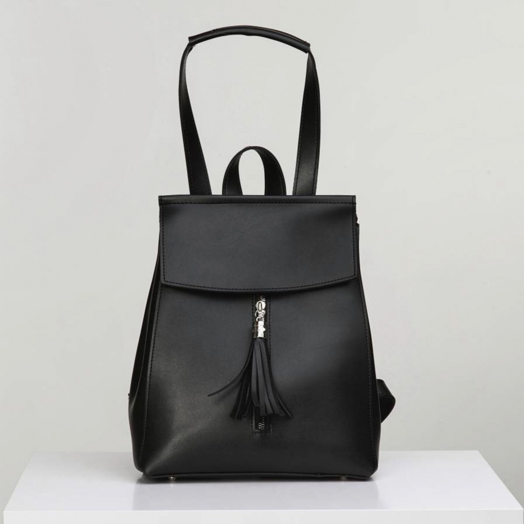 Чорна сумка-рюкзак