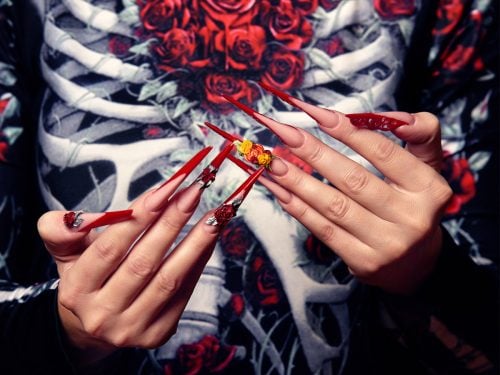 Ідеї модного манікюру на Геловін 2023