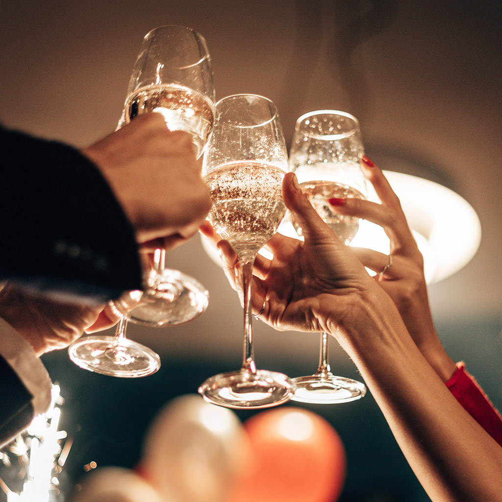 Шампанське та ігристе вино — одне й те саме?