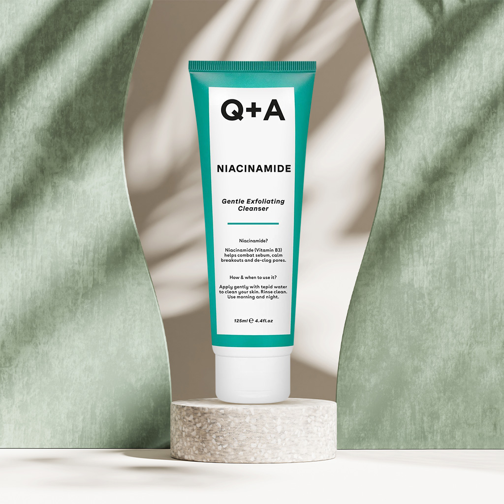 06 Q+A Niacinamide Gentle Exfoliating Cleanser (211)