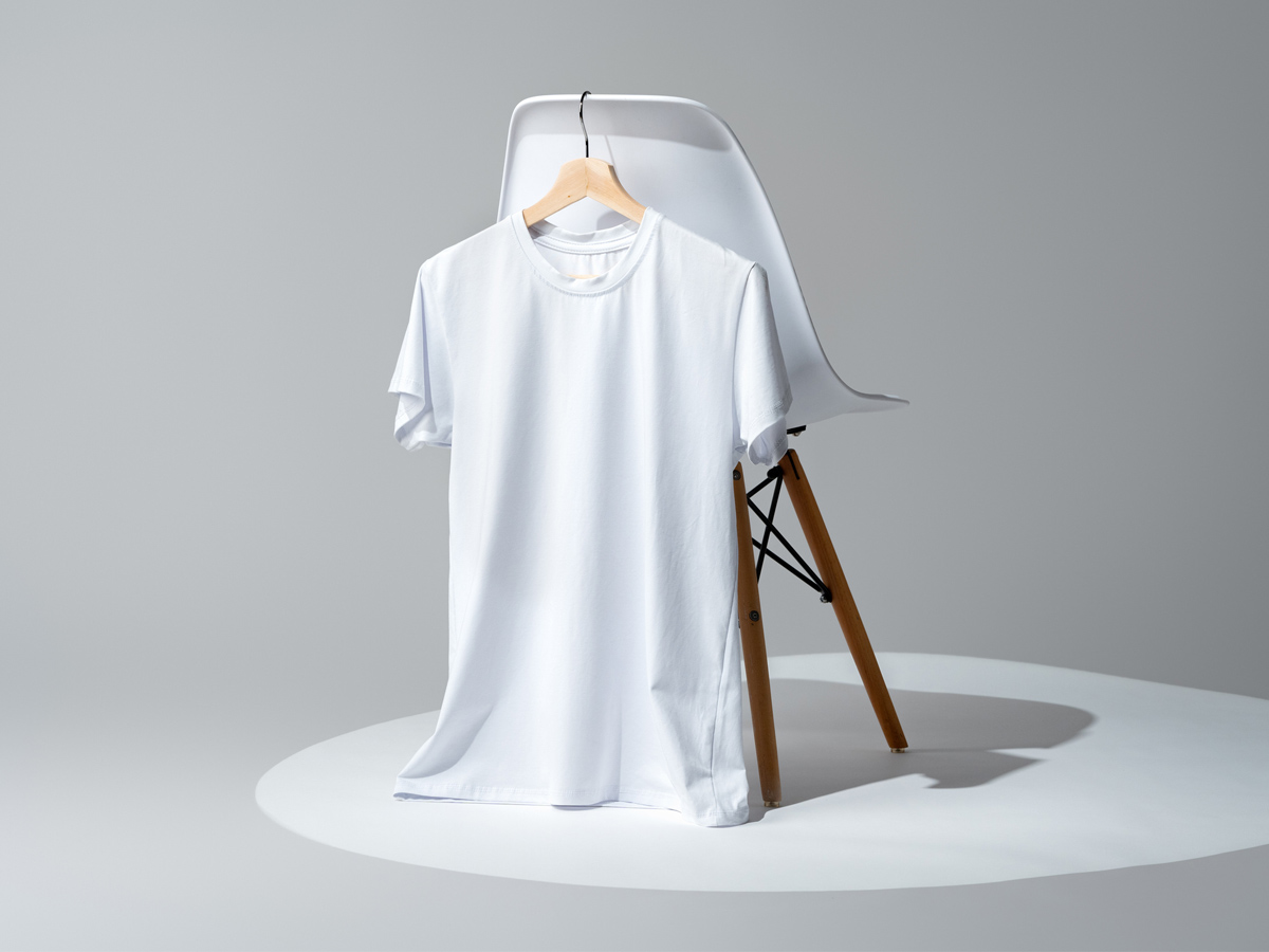 5 перевірених способів, як вивести плями з білого одягу