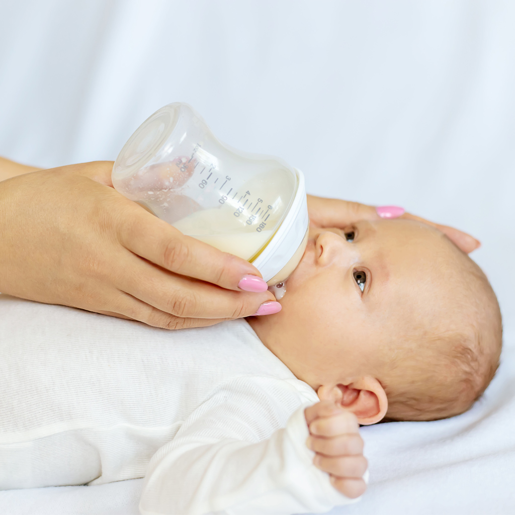 адаптовані дитячі молочні суміші