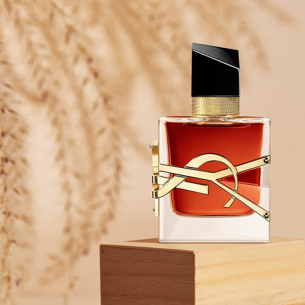 03 Yves Saint Laurent Libre Le Parfum (944)