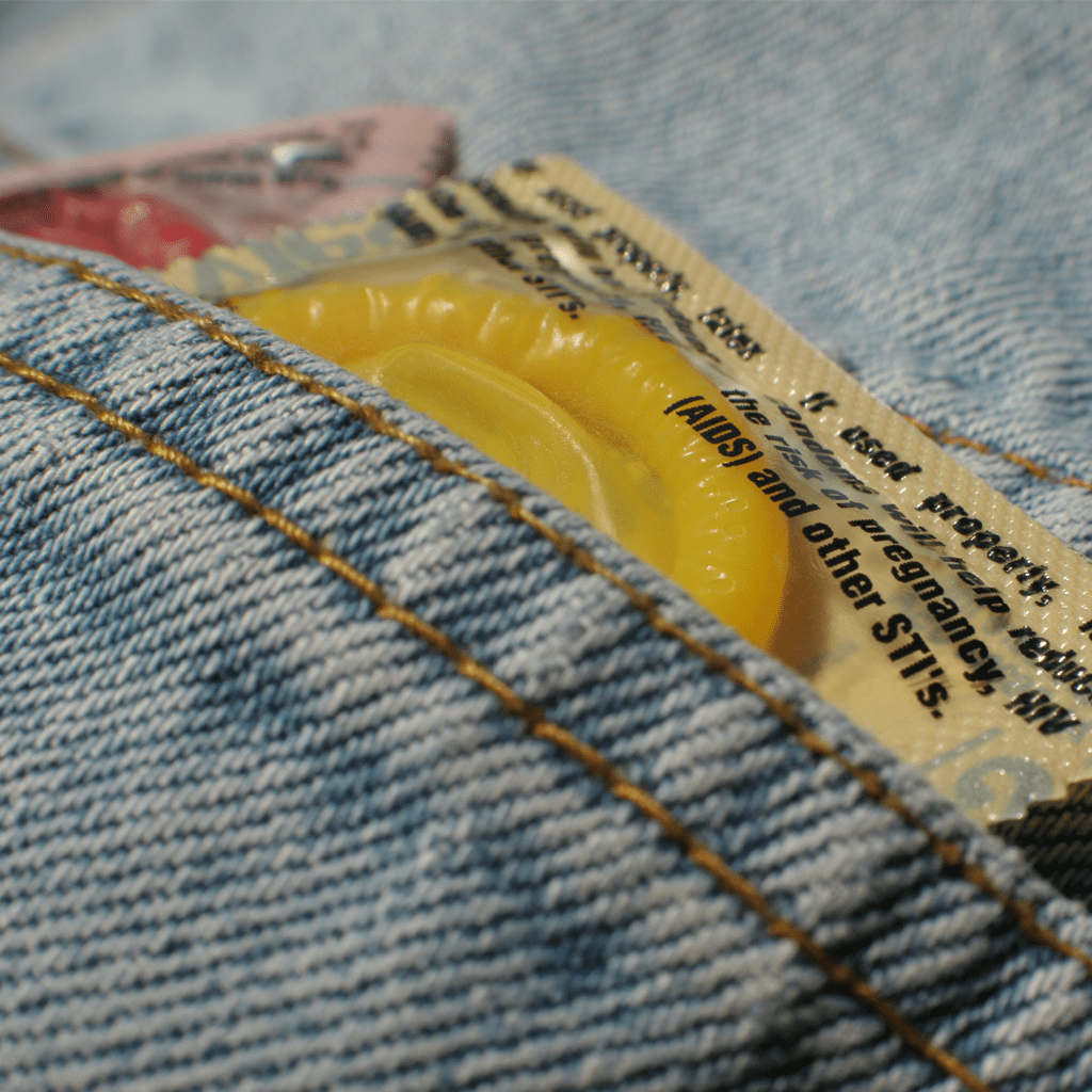 анальний секс з презервативом