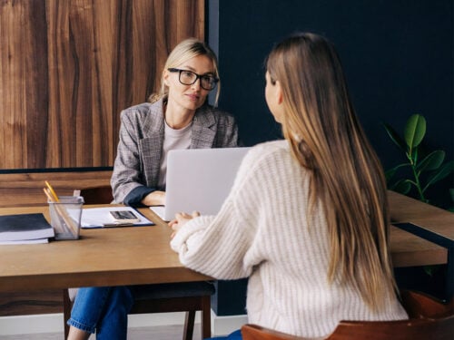 0-10-недоречних-питань-HR