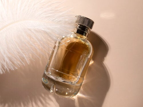 0-Чому-парфуми-можуть-змінювати-колір-у-флаконі