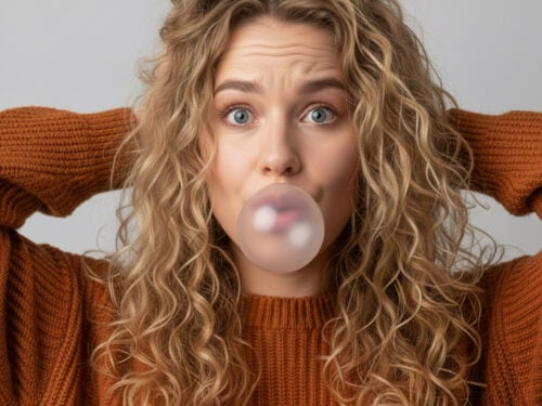 0-How-to-4-способи-видалити-жуйку-з-волосся