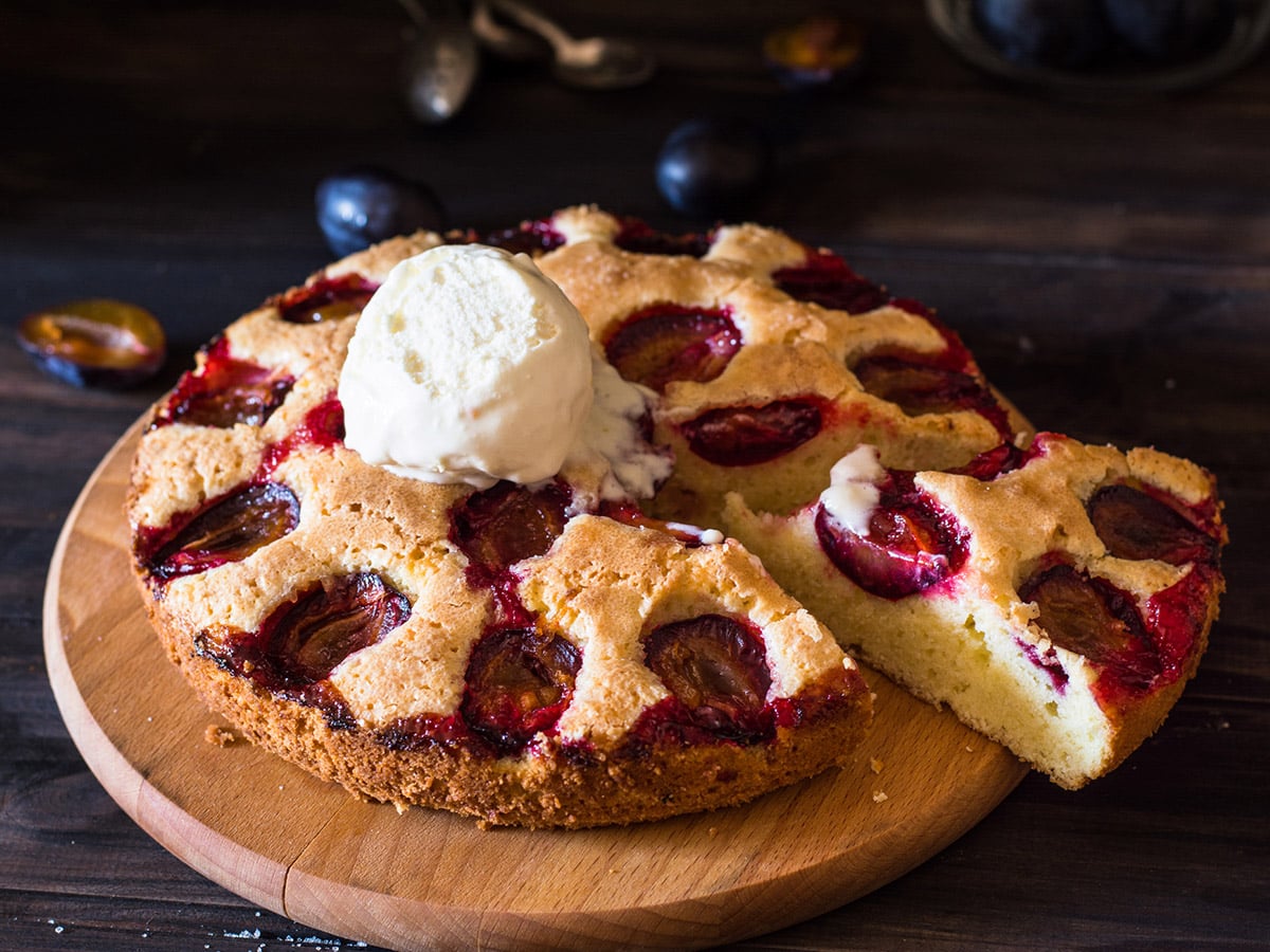 0-Рецепт-культового-пирога-зі-сливами-від-The-New-York-Times