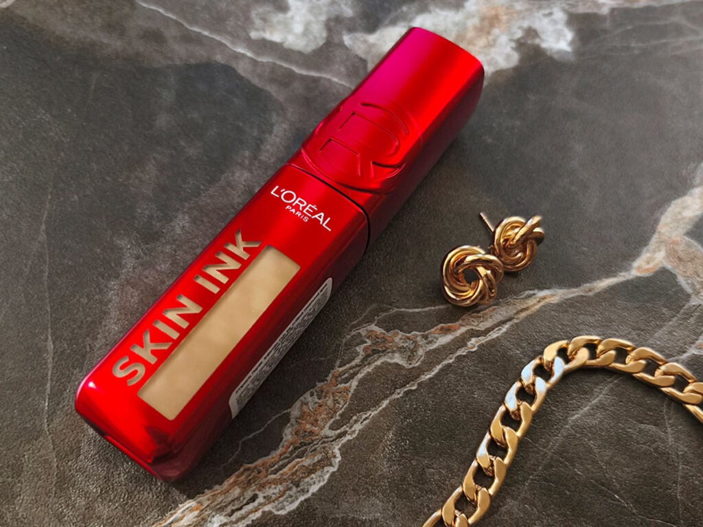 00-Нас-надурили-чи-це-справді-найкращий-тональний-крем-від-L’Oreal-Paris