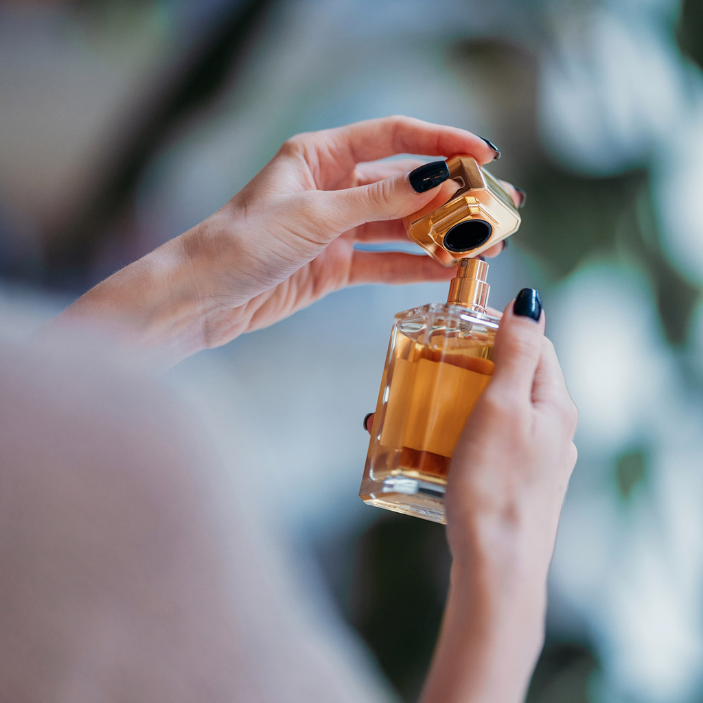 04-Чому-парфуми-можуть-змінювати-колір-у-флаконі