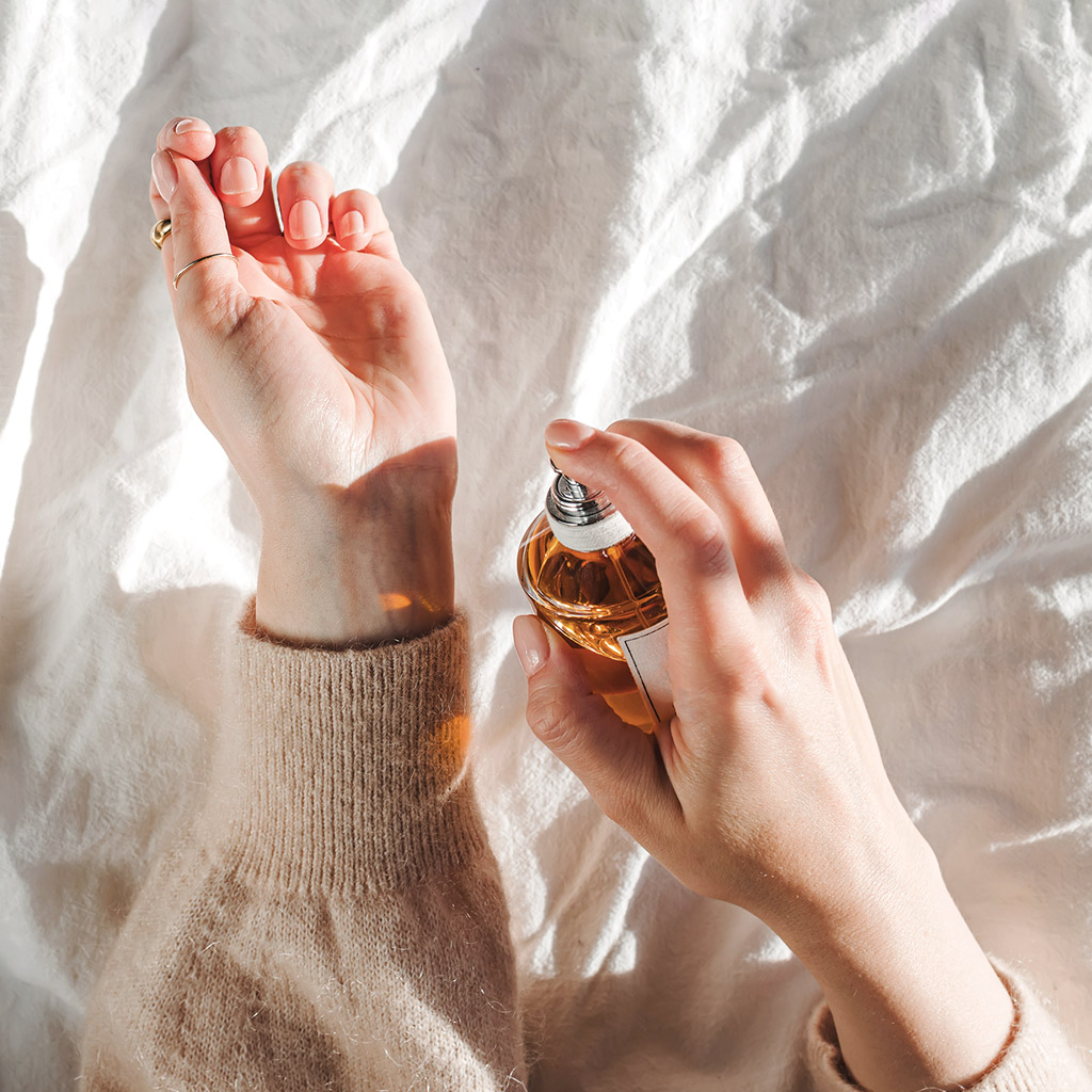 08-Чому-парфуми-можуть-змінювати-колір-у-флаконі