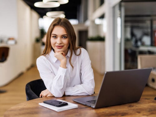 0-5-лайфхаків,-які-допоможуть-мати-гарний-вигляд-під-час-відеодзвінка