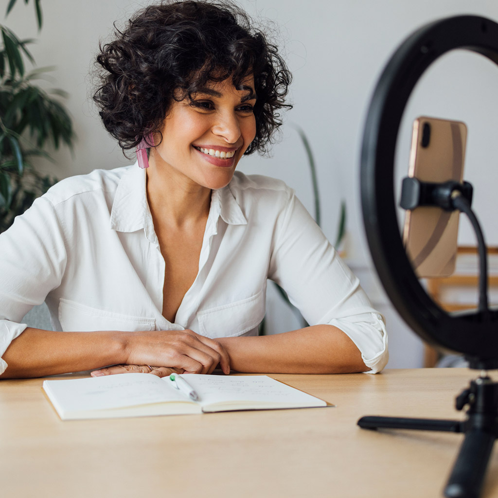 5-5-лайфхаків,-які-допоможуть-мати-гарний-вигляд-під-час-відеодзвінка