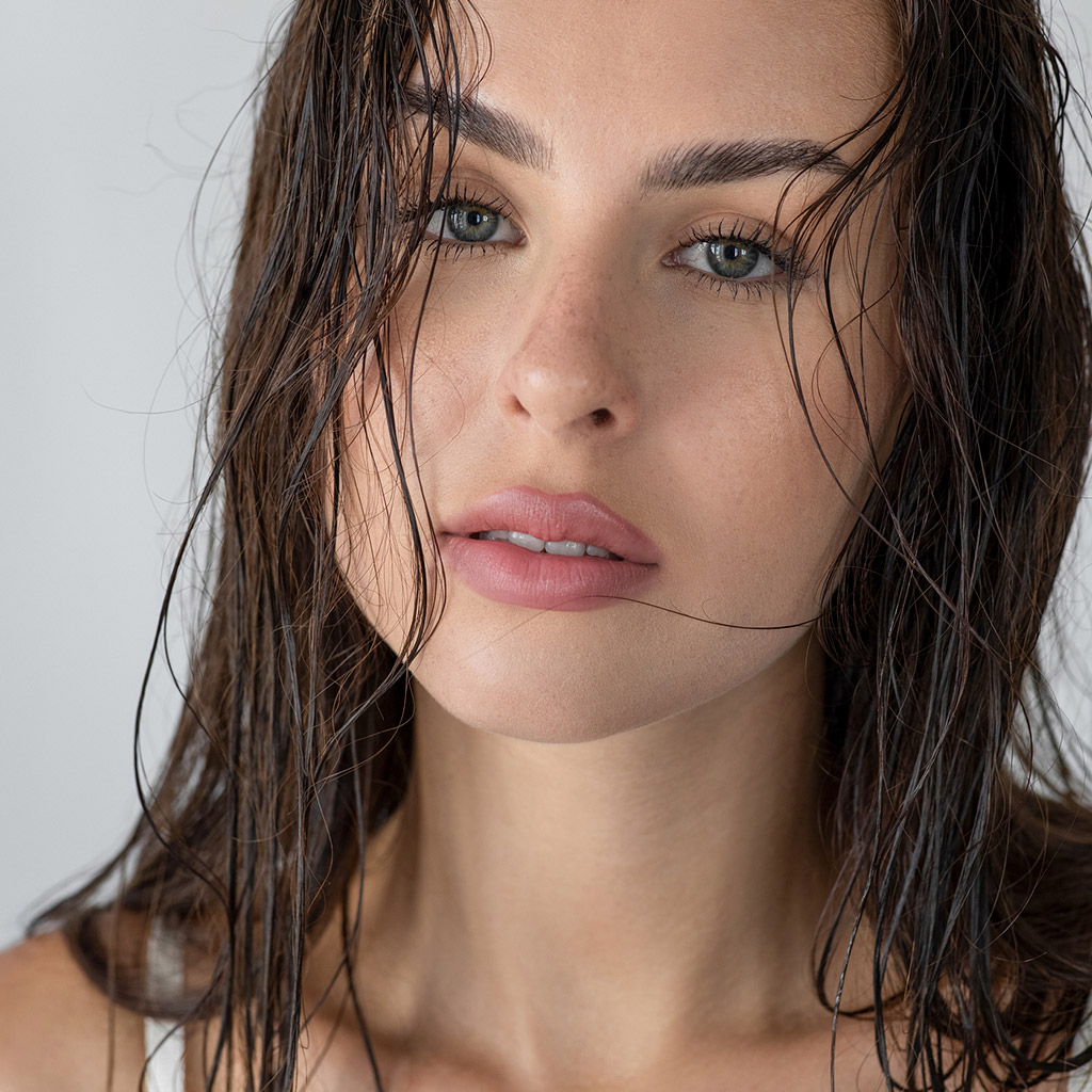 6-Как-сделать-волосы-блестящими-и-послушными-без-салонных-процедур