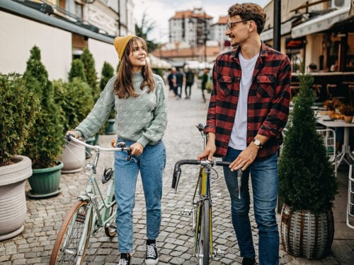 0-Як-зустрічатися-з-хлопцем-інтровертом,-якщо-ти-–-екстраверт