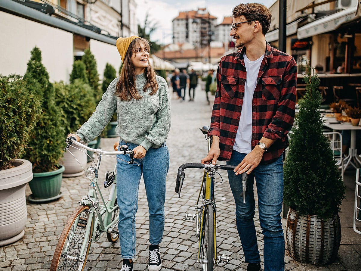 0-Як-зустрічатися-з-хлопцем-інтровертом,-якщо-ти-–-екстраверт