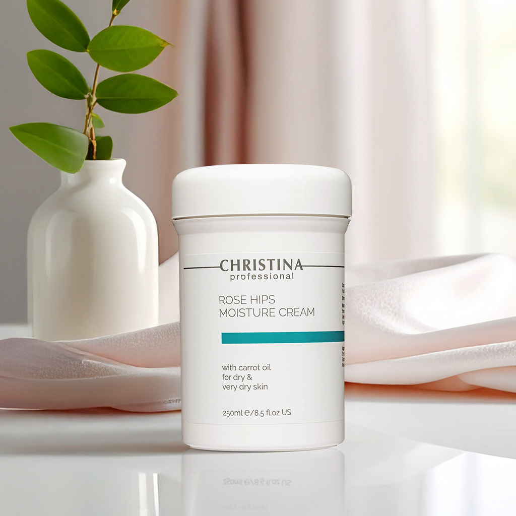 01 Christina Rose Hips Moisture Cream with Carrot Oil (1560)