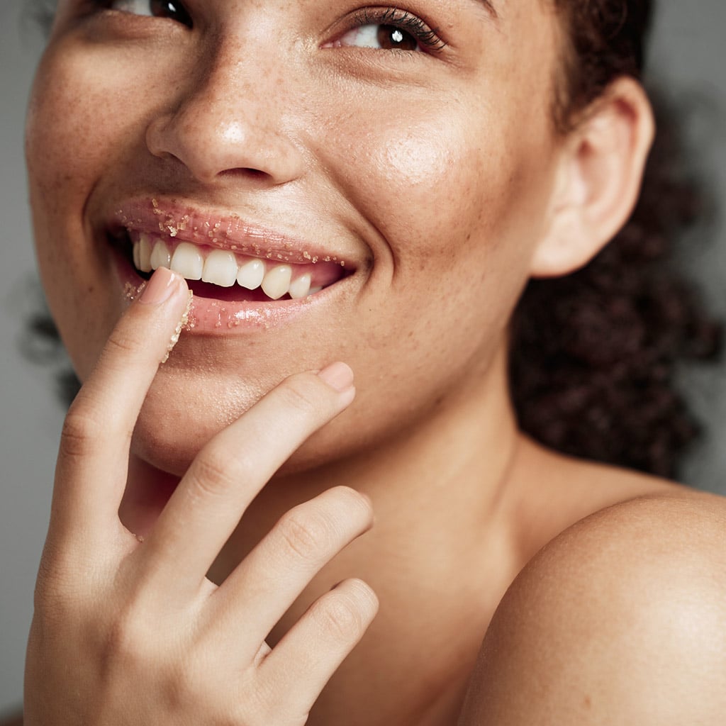 10-Lip-Scrub