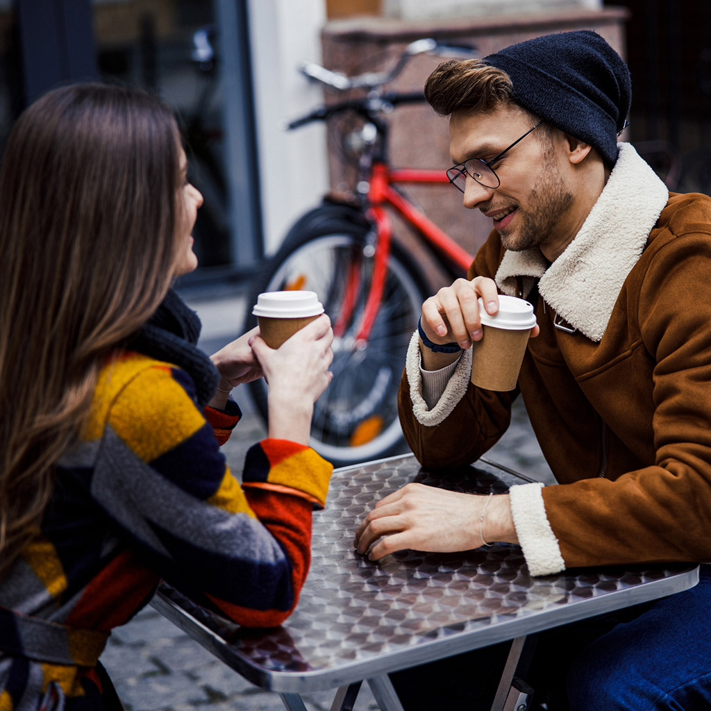 5-Як-зустрічатися-з-хлопцем-інтровертом,-якщо-ти-–-екстраверт