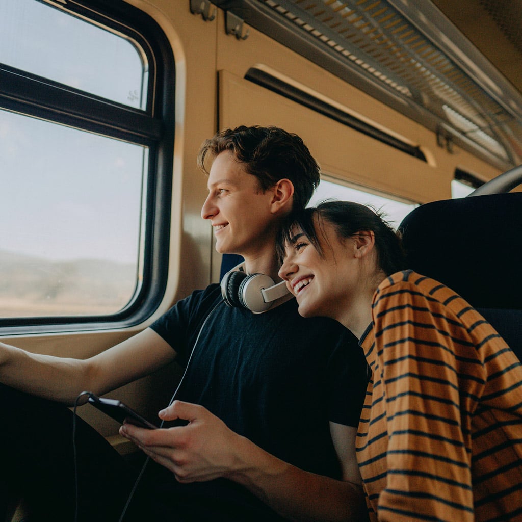 8-Як-зустрічатися-з-хлопцем-інтровертом,-якщо-ти-–-екстраверт