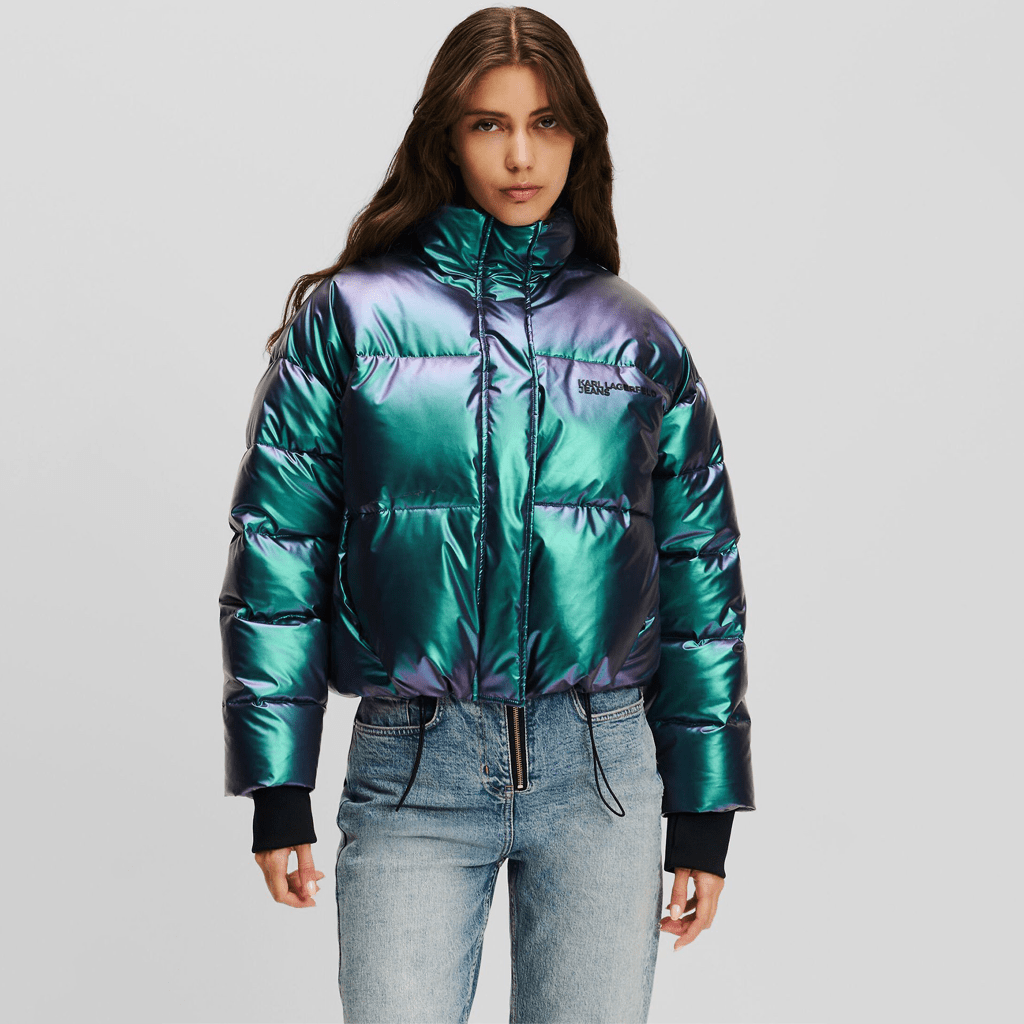 Колір пуховика та іншого одягу