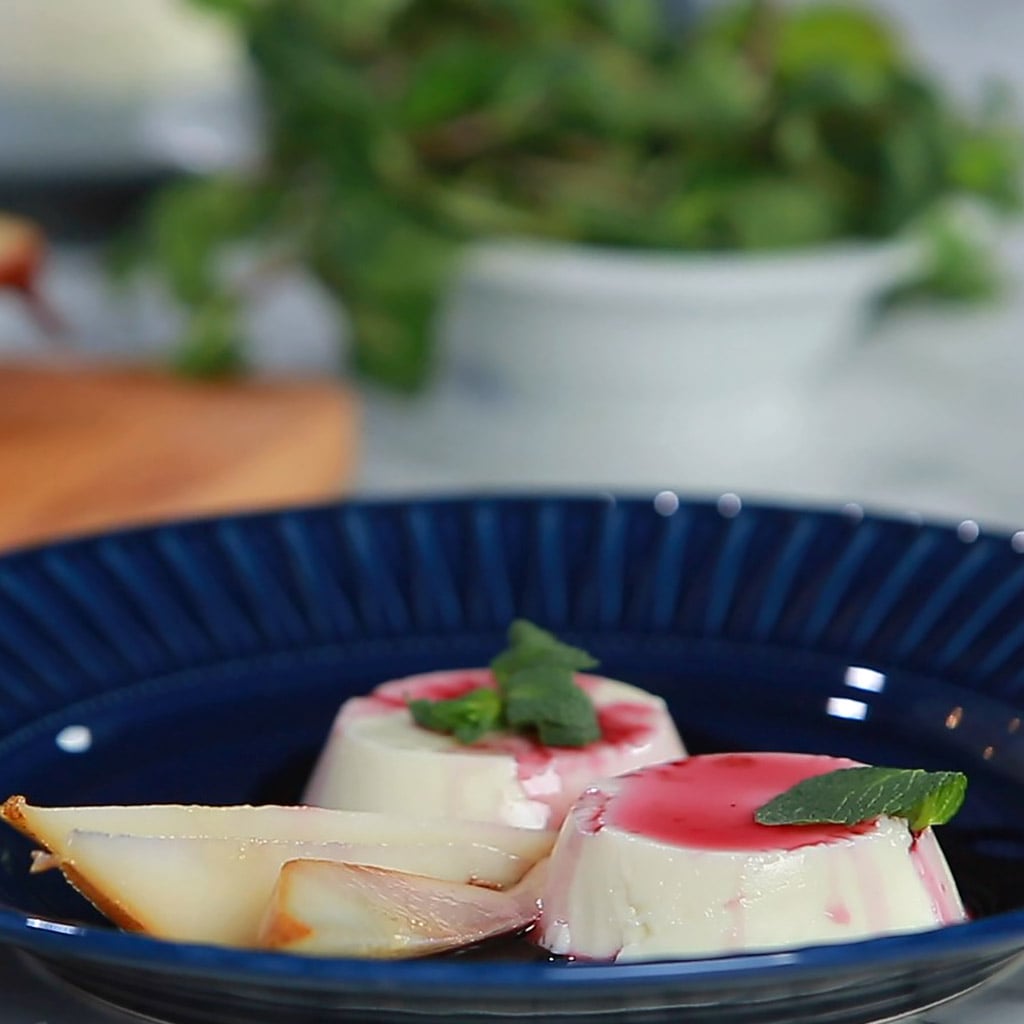 4-Імбирна-панакота-з-грушами-в-глінтвейні