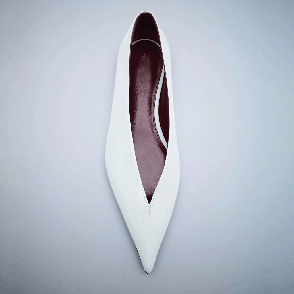 10 Обувь с V-вырезом