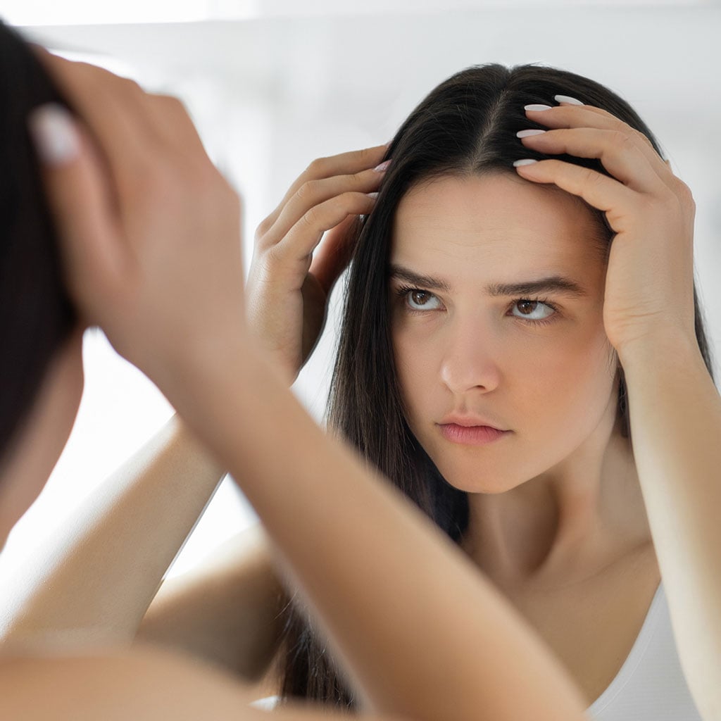2-Поширені-помилки-в-догляді-за-шкірою-голови,-які-сприяють-появі-лупи